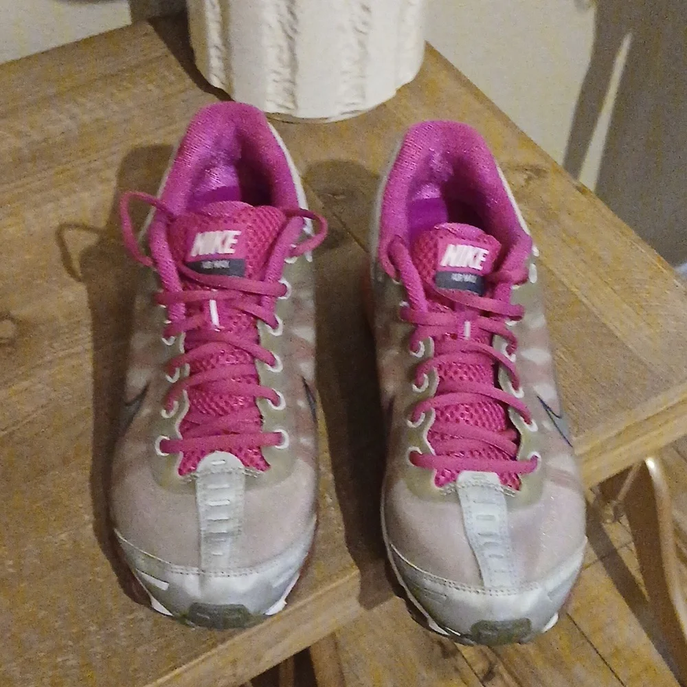 Nike Air Max Women's Pink And Gray Running Shoes Sneakers. Size 8 - Picture 16 of 17